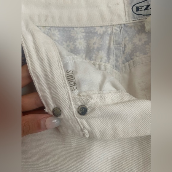 Vintage High waisted Shorts With Cute Floral Details - VINTAGE EZLA - Picture 5 of 8